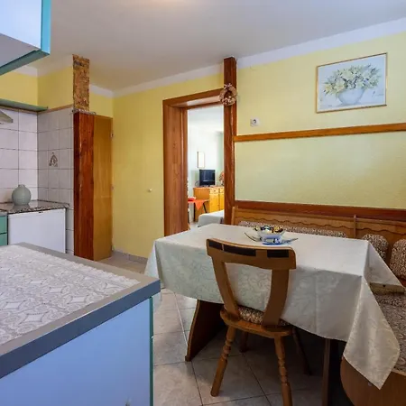 Appartement Ellen 250m From The