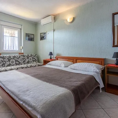 Appartement Ellen 250m From The Crikvenica