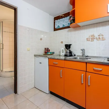 Ellen 250m From The Apartament Crikvenica