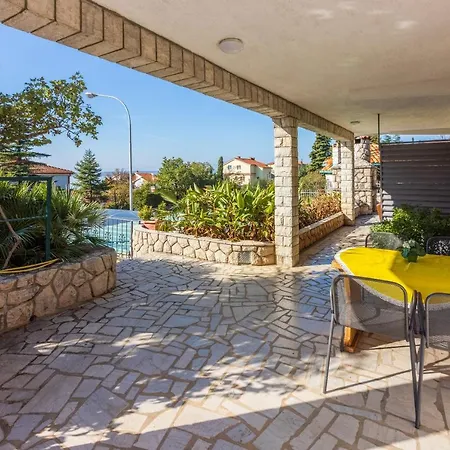 Ellen 250m From The Crikvenica