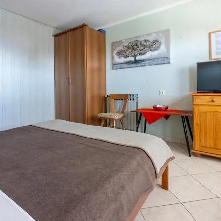 Apartament Ellen 250m From The Crikvenica